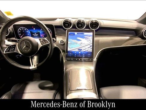 Used 2024 Mercedes-Benz GLC 300 4MATIC image 17