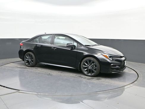 Used 2025 Toyota Corolla SE image 17