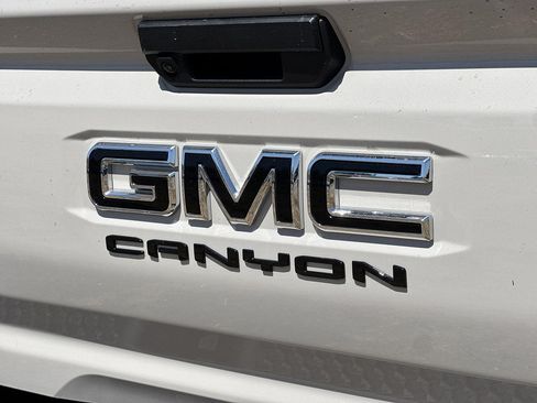 New 2026 GMC Canyon Elevation w/ LPO, Black Badging Package RWD image 26