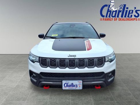 Used 2024 Jeep Compass Trailhawk w/ Trailhawk Convenience Group image 2
