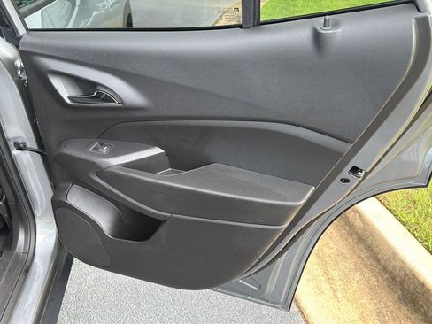 Used 2024 Chevrolet Trax ACTIV w/ Sunroof Package FWD image 15