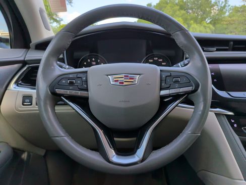 Used 2020 Cadillac XT6 Premium Luxury image 22