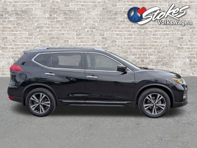 Used 2017 Nissan Rogue SL w/ SL Premium Package FWD image 3