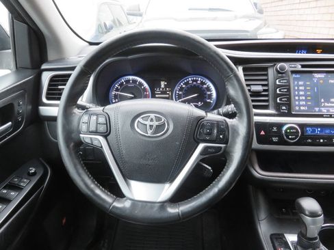 Used 2015 Toyota Highlander Limited Platinum AWD/4WD image 14