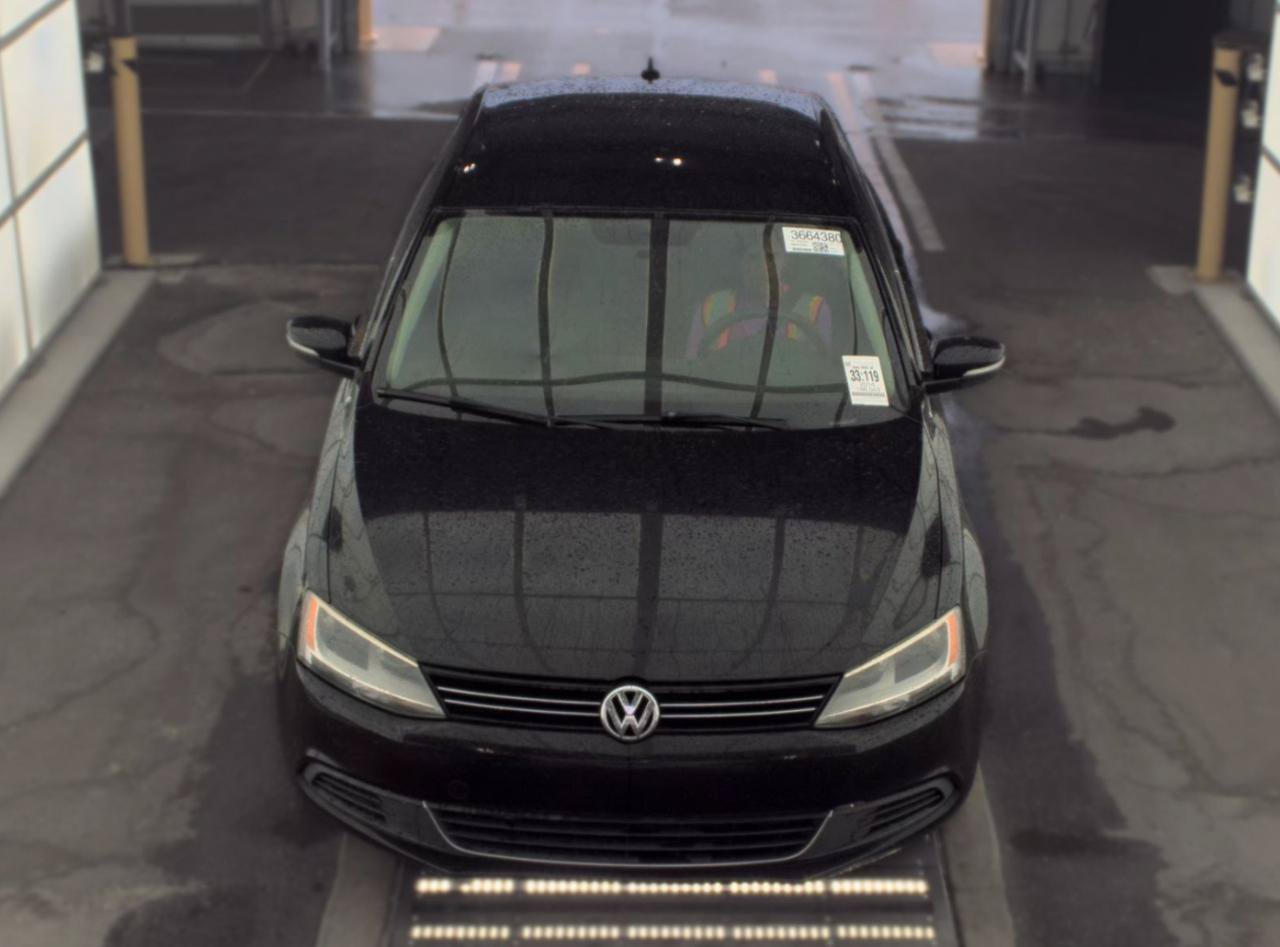 Used 2014 Volkswagen Jetta SE FWD image 2