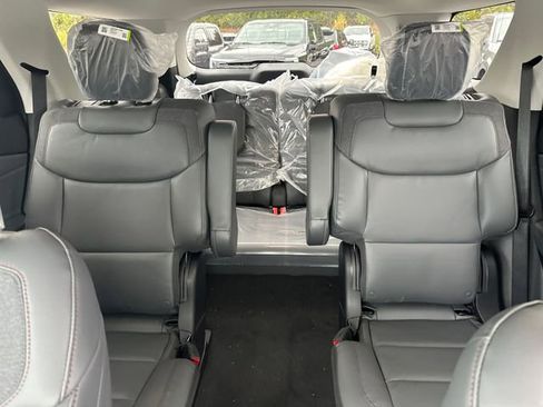 New 2026 Ford Explorer Active w/ Active Comfort Package image 18