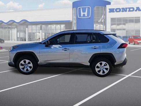 Used 2021 Toyota RAV4 LE image 5