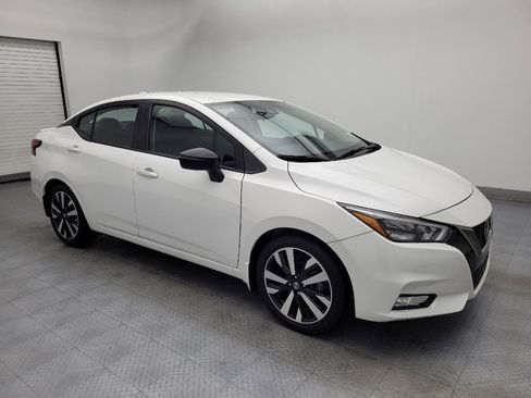 Used 2022 Nissan Versa SR image 11