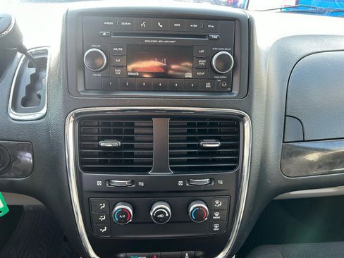 Used 2014 Dodge Grand Caravan American Value Package w/ UConnect Hands-Free Group image 14