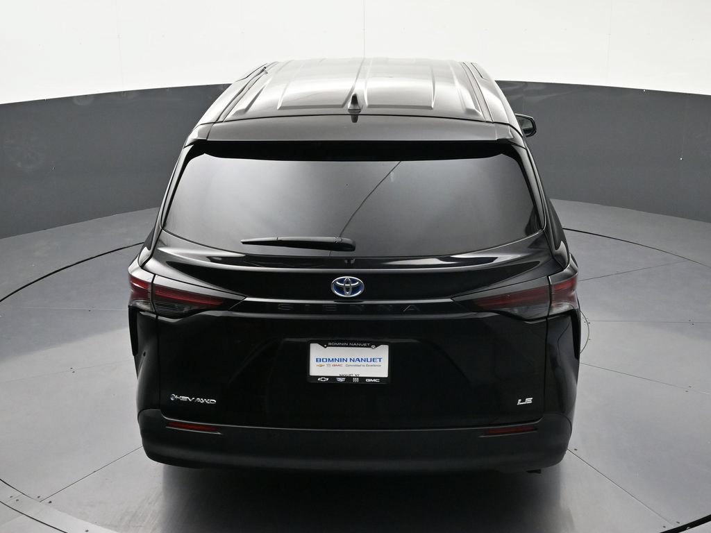 Used 2025 Toyota Sienna LE AWD/4WD image 20