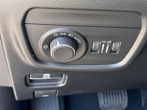 New 2024 Jeep Grand Cherokee Altitude image 22