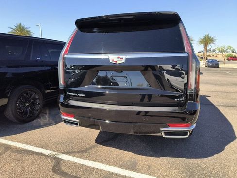 Certified 2024 Cadillac Escalade Premium Luxury image 4