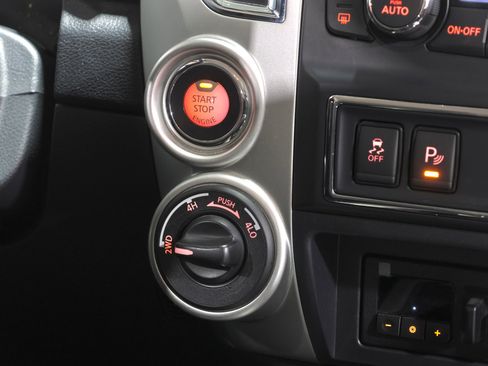 Used 2017 Nissan Titan PRO-4X w/ Pro-4x Convenience Package image 16