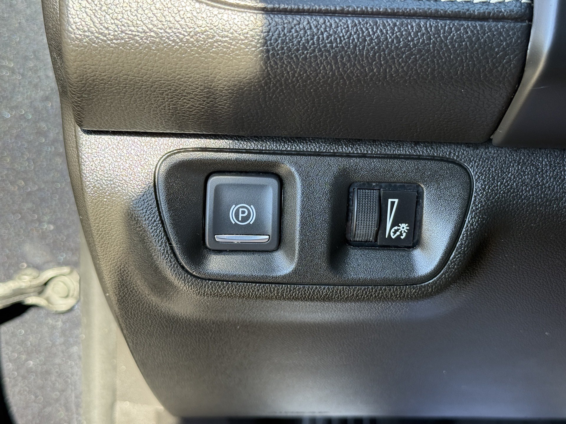 Used 2019 GMC Acadia SLE w/ LPO, Black Accent Package FWD image 36