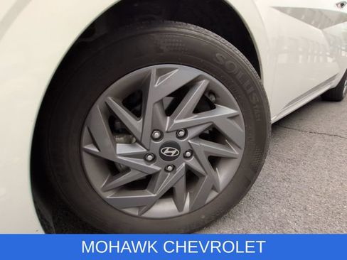 Used 2024 Hyundai Elantra SEL FWD image 8
