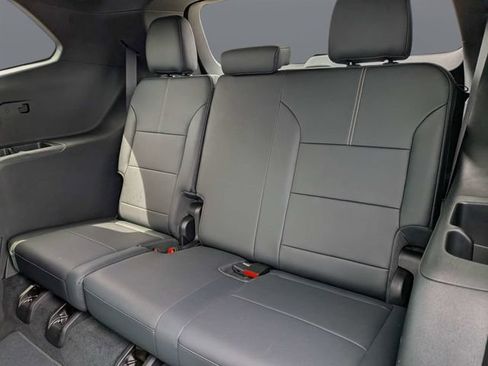 Used 2024 GMC Acadia Elevation w/ Luxury Package FWD image 13