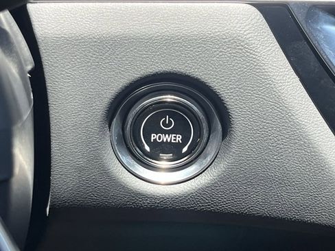 New 2025 Cadillac Lyriq Luxury image 9