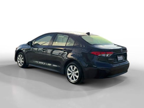 Used 2025 Toyota Corolla LE image 3