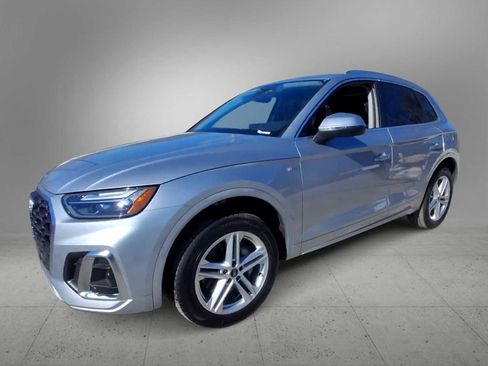 Certified 2024 Audi Q5 e Premium w/ Convenience Package image 4