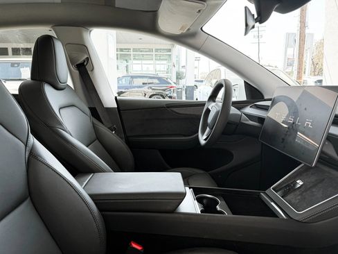 Used 2026 Tesla Model Y 2WD image 29