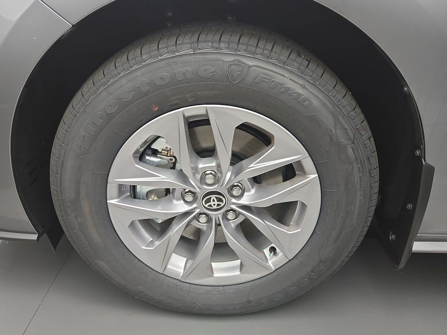 New 2026 Toyota Sienna XLE FWD image 30