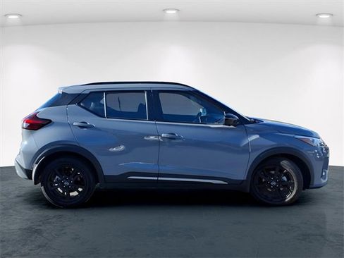 Used 2023 Nissan Kicks SR image 22