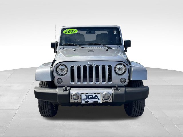 Used 2017 Jeep Wrangler Sahara w/ Connectivity Group AWD/4WD image 21