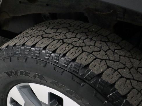 Used 2025 Chevrolet Silverado 2500 Custom w/ Custom Value Package image 19