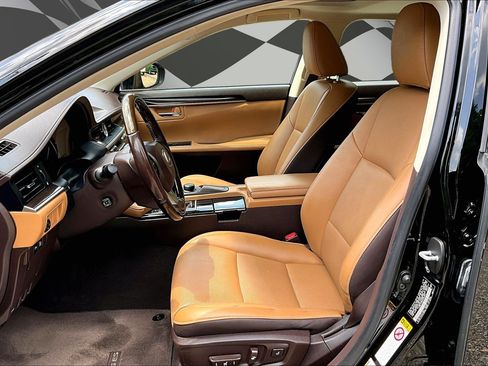 Used 2016 Lexus ES 350 w/ Premium Package w/Wood Trim FWD image 26