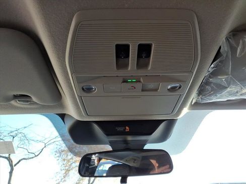 New 2026 Nissan Kicks SR image 25