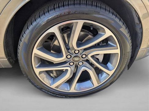 Used 2023 Land Rover Discovery Sport SE R-Dynamic image 21