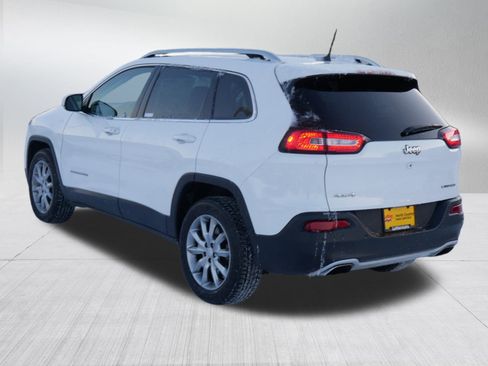 Used 2018 Jeep Cherokee Limited image 5