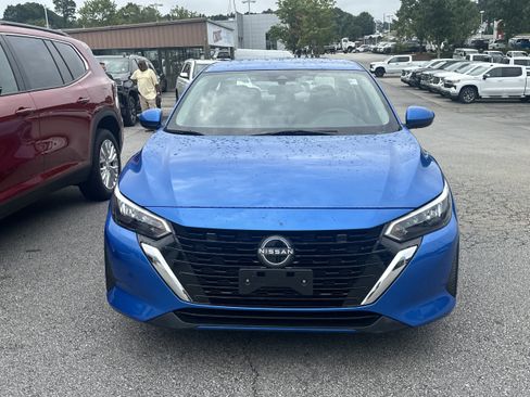 Used 2025 Nissan Sentra SV FWD image 2