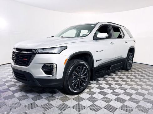 Used 2022 Chevrolet Traverse RS FWD image 3