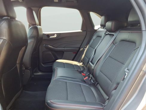 Used 2023 Ford Escape ST-Line w/ Tech Pack #1 AWD/4WD image 9