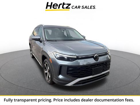 Used 2026 Volkswagen Tiguan SE AWD/4WD image 1