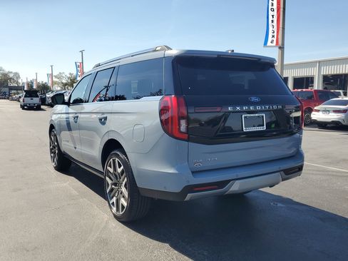 Certified 2025 Ford Expedition Platinum w/ Platinum Ultimate Package image 7