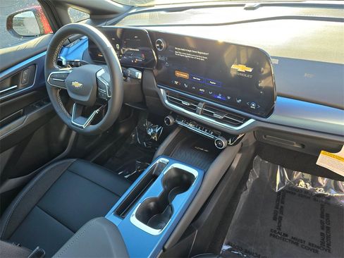 New 2026 Chevrolet Equinox EV LT image 10