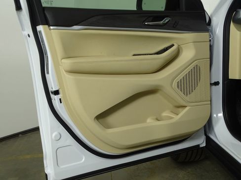 New 2025 Jeep Grand Cherokee L Limited image 20