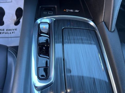 Used 2024 Buick Enclave Essence w/ LPO, Touring Package image 31