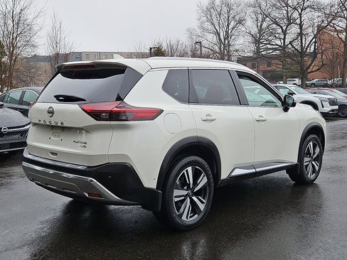 Certified 2022 Nissan Rogue Platinum w/ Head-Up Display Package image 6