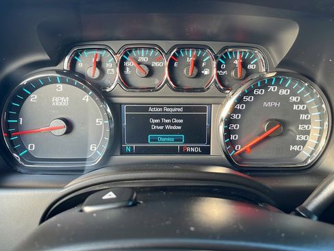 Used 2018 GMC Yukon SLE w/ SLE Value Package image 12