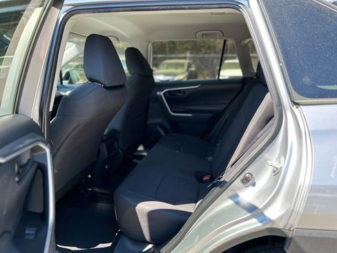 Used 2019 Toyota RAV4 LE image 8