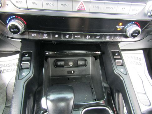 Used 2022 Kia Telluride EX w/ EX Premium Package image 19