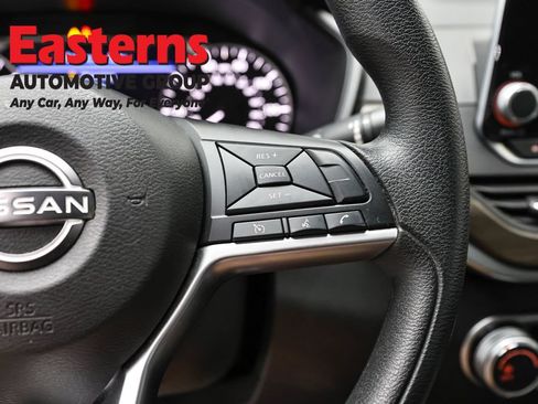 Used 2023 Nissan Altima 2.5 SV FWD image 16