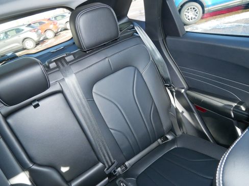 Used 2025 Ford Escape SE w/ PHEV Premium Package image 14