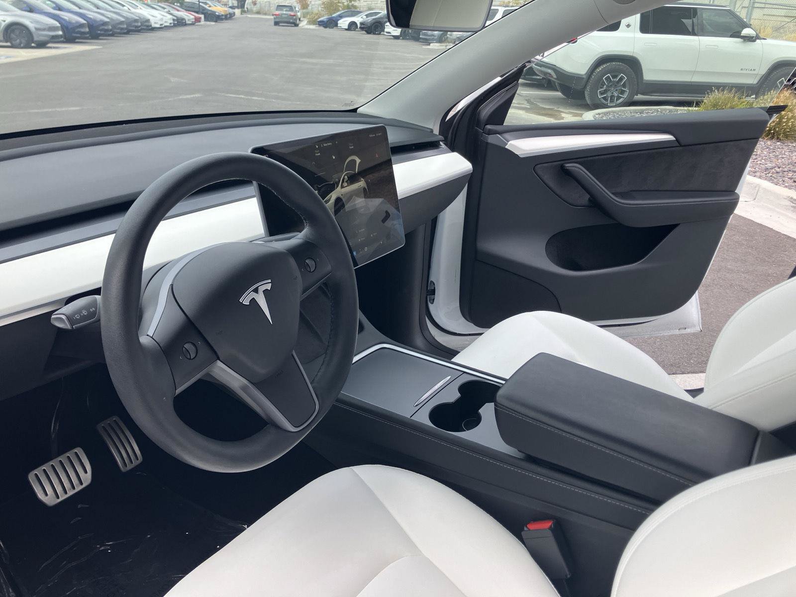 Used 2023 Tesla Model Y Performance AWD/4WD image 12