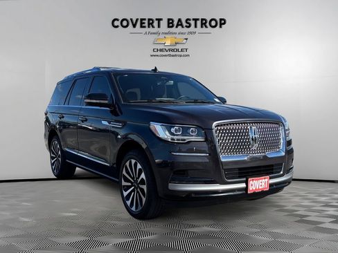 Used 2024 Lincoln Navigator Reserve image 8