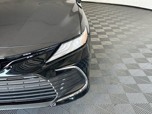 Used 2023 Toyota Camry XLE FWD image 9