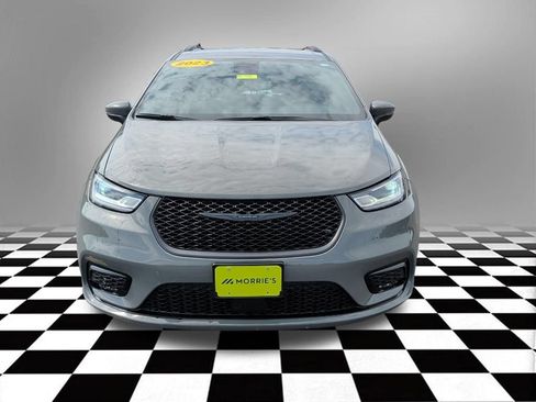 Used 2023 Chrysler Pacifica Touring-L w/ S Appearance Package AWD/4WD image 4